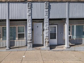 Building Photo - 2422-1/2 S 16th St