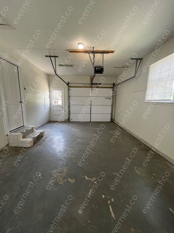 Building Photo - 603 Hays Ln