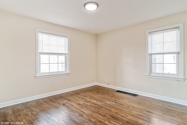 Foto del edificio - 4242 W Nelson St
