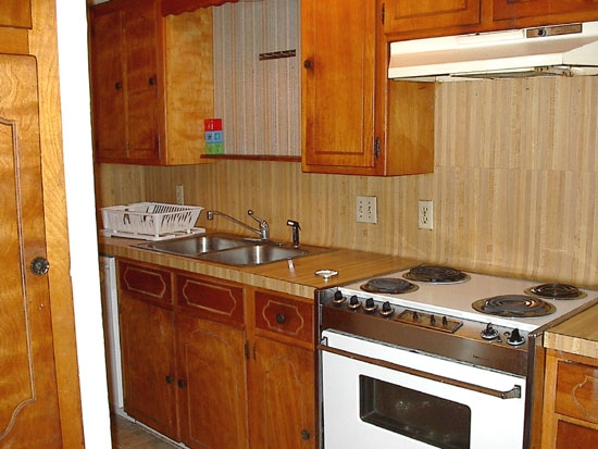 Kitchen - Lone Star Apartments