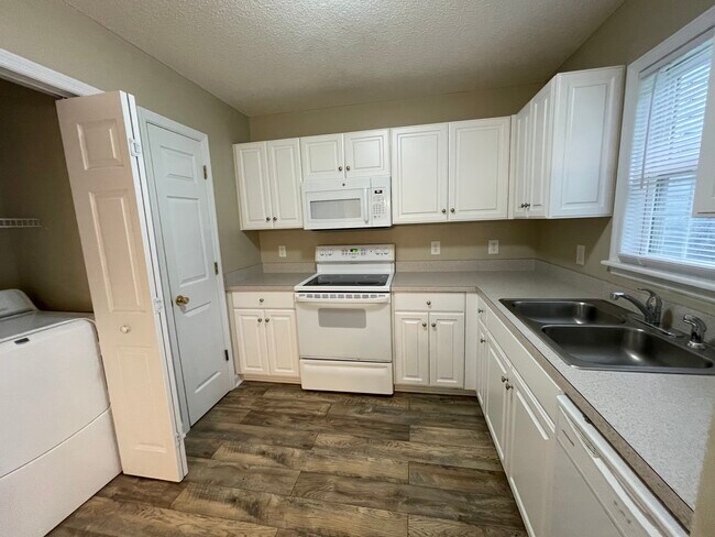 Foto del edificio - 119 Tillett Ln