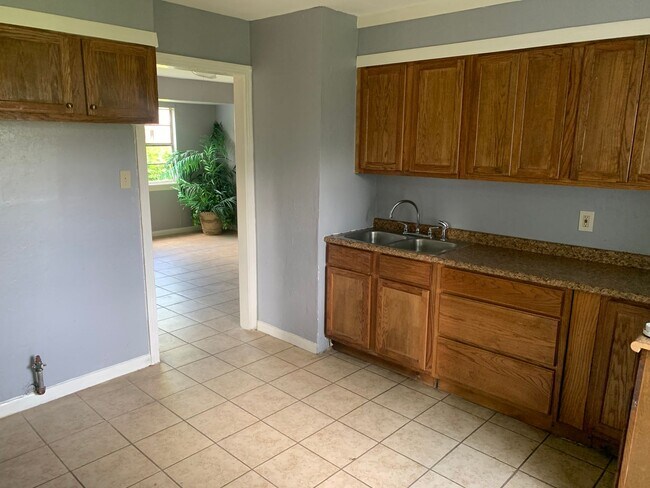 Foto del edificio - 3003 Hillcrest Ave
