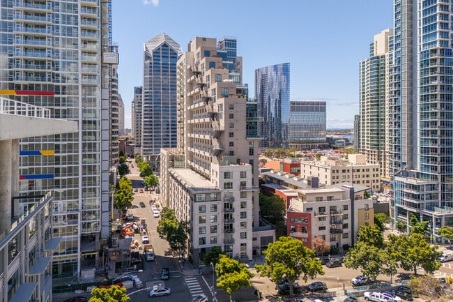 Building Photo - 1240 India St