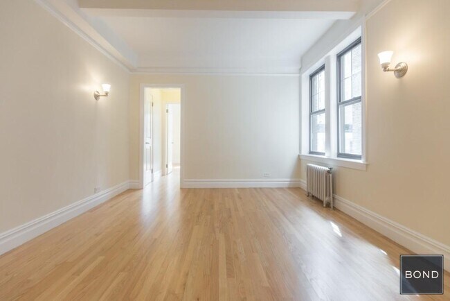 Building Photo - 115 E 92nd St