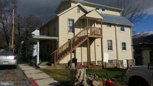 Building Photo - 312 Wilkes St