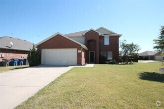 Building Photo - 2743 Hacienda Lake Dr