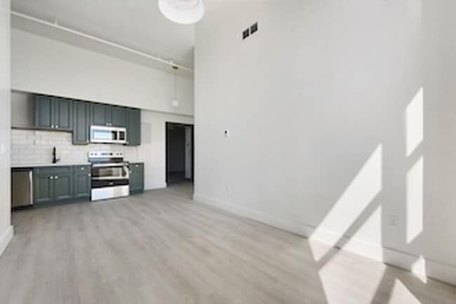 Interior Photo - The Benedict