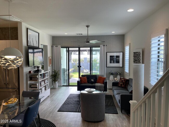 Foto del edificio - 3113 E Beryl Ave