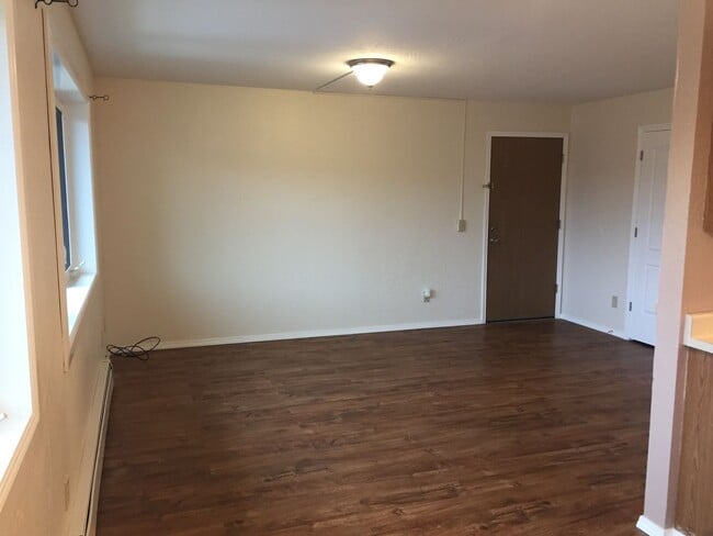 Building Photo - 193 Palace Cir