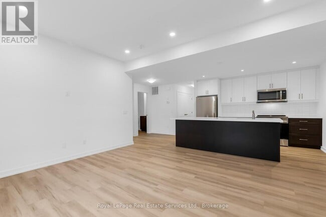 Building Photo - 70 Kenesky Dr