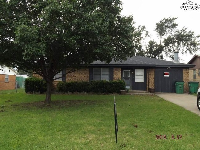 Building Photo - 205 N Laurel Ave