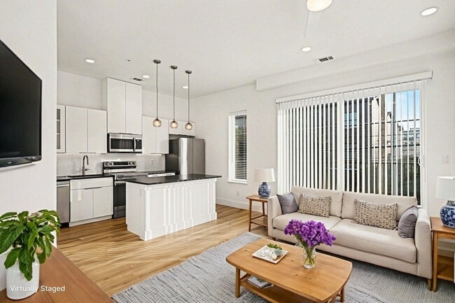 Photo - 2217 N Fitzhugh Ave Apartment