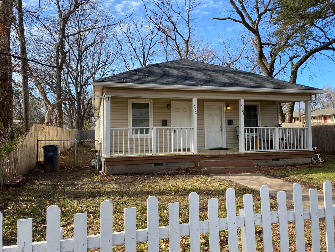 Primary Photo - Victor Duplex