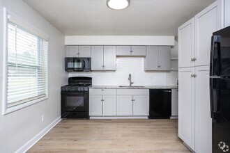 Building Photo - 1021 Adair Ave