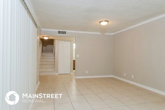 Foto del edificio - 4011 Palm Bay Cir