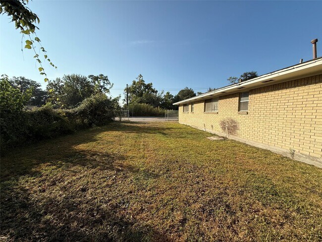 Foto del edificio - 7325 Ley Rd