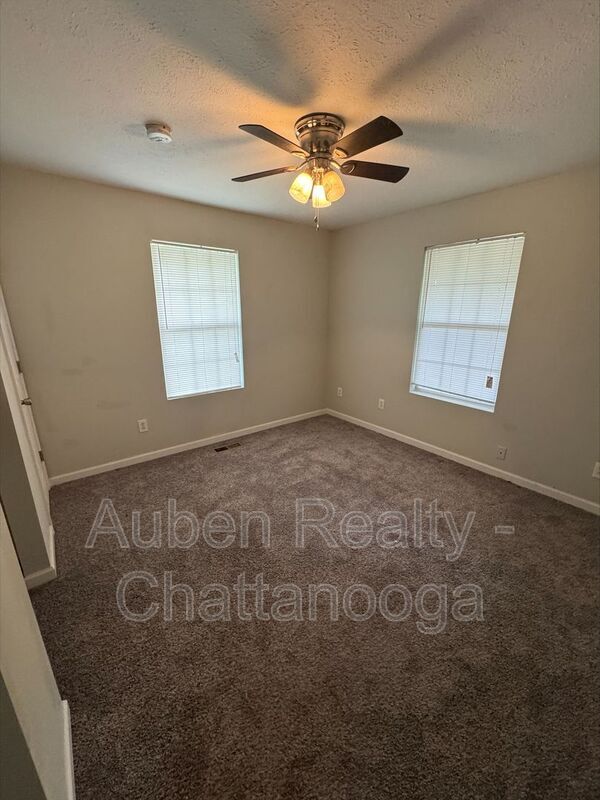 Building Photo - 4320 E 44th St Pl