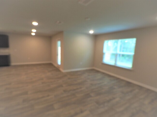 Foto del edificio - 4 Bedroom home with community pool!