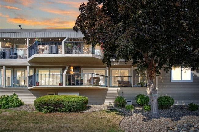 Building Photo - 6201 St Croix Trail N