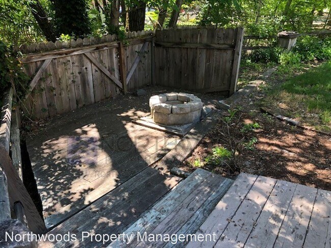 Building Photo - 1 br, 1 bath House - 245 West D St