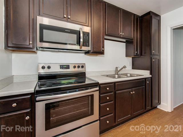 Foto principal - 943B Norland Rd