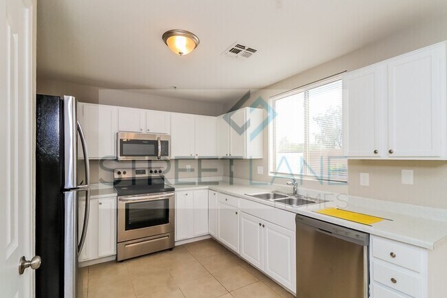 Building Photo - Charming 3 Bedroom in Peoria!