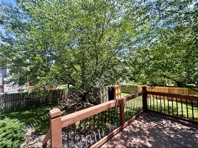 Foto del edificio - Beautiful 2 Story Home in OLATHE-Available...