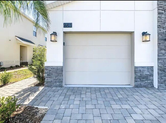 Foto del edificio - 653 Ocean Course Ave