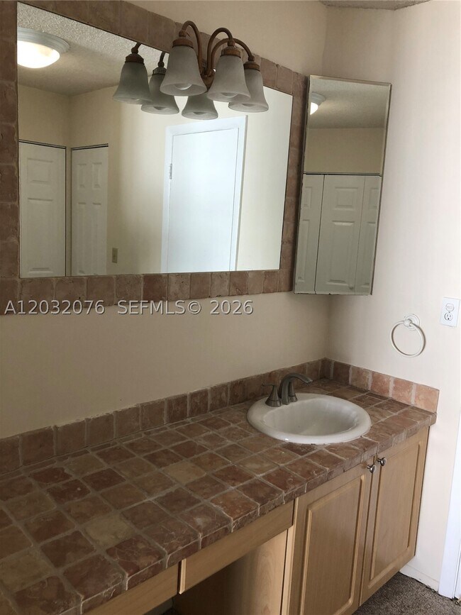Building Photo - 150 Ocean Ln Dr