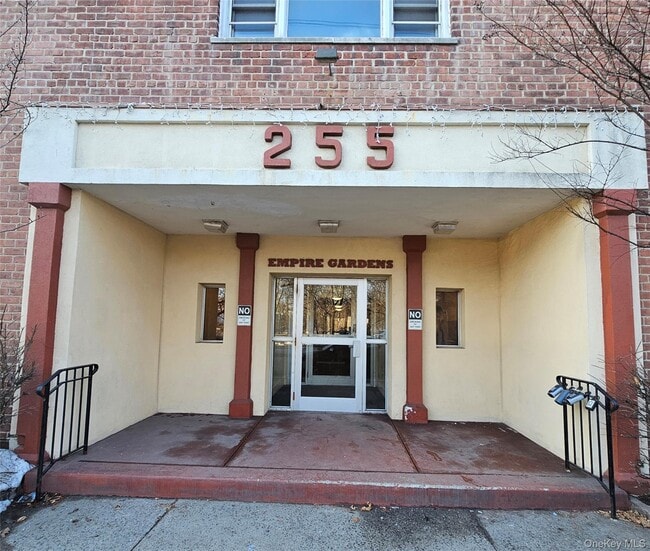 Building Photo - 255 Bronx River Rd