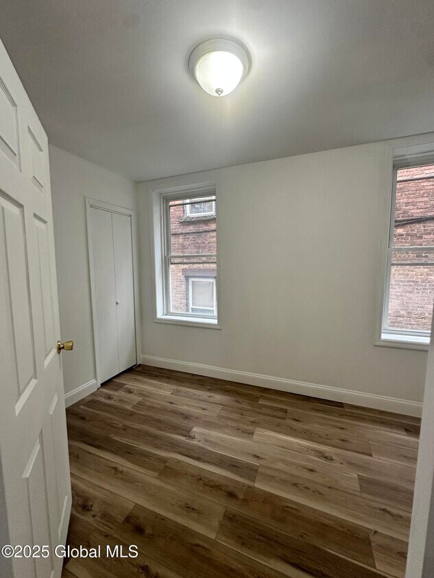 Building Photo - 34 Vliet St