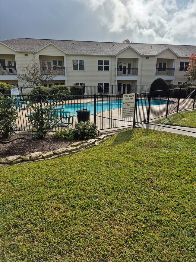 Building Photo - 12565 Melville Dr
