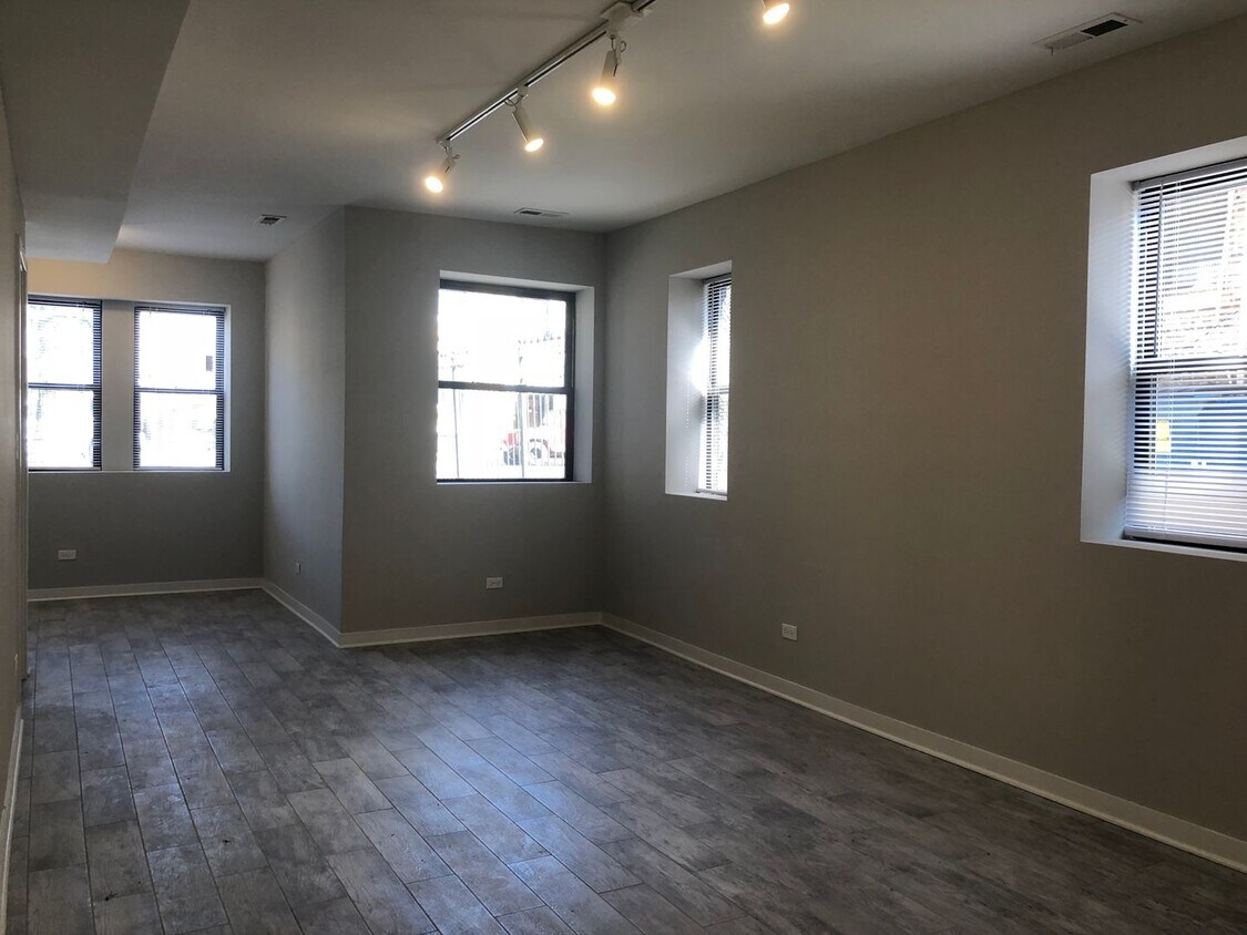 Foto principal - 4814 N Monticello Ave