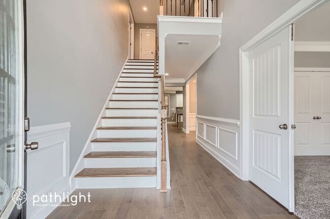 Building Photo - 664 Arbor Ridge