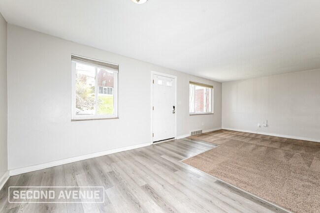 Foto del edificio - 220 Briarwood Dr