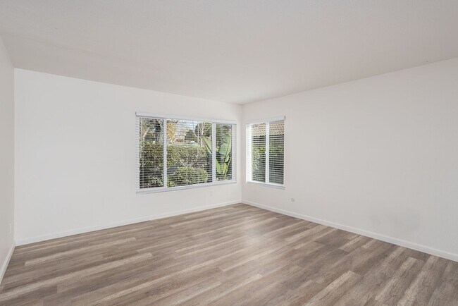 Building Photo - Fantastic 4 Bedroom home in La Costa!