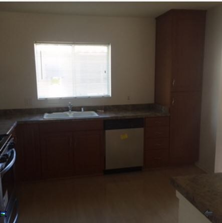Building Photo - 1160 Rosas St