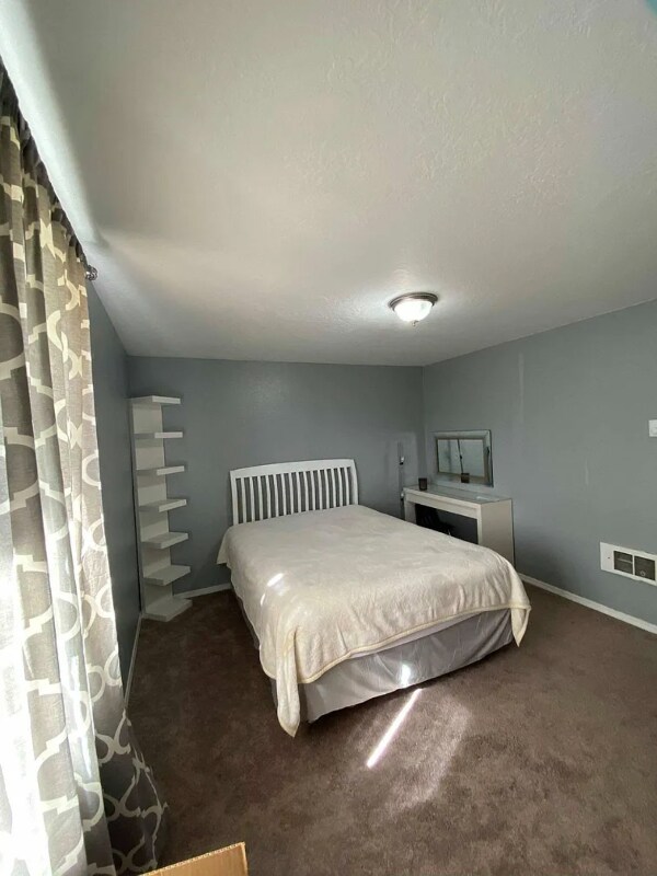 Foto del edificio - 3128 Woodleaf St NE