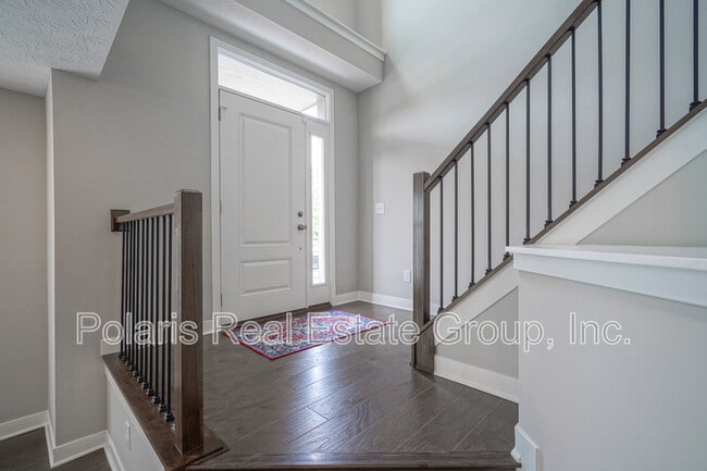 Building Photo - 673 Golborne St