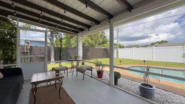 Foto del edificio - 3721 Holiday Rd