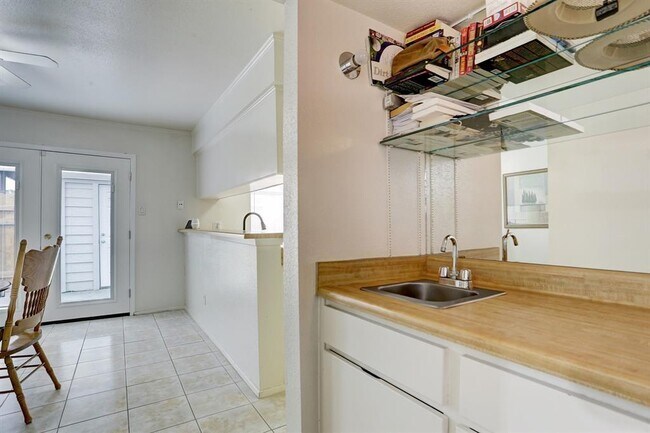 Foto del edificio - 3901 Woodchase Dr