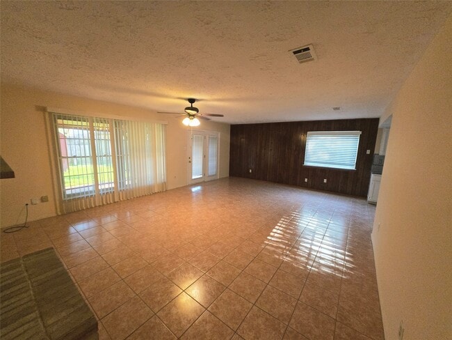 Foto del edificio - 7615 Fur Market Dr