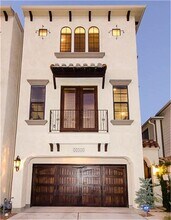 Building Photo - 5312 Inker St