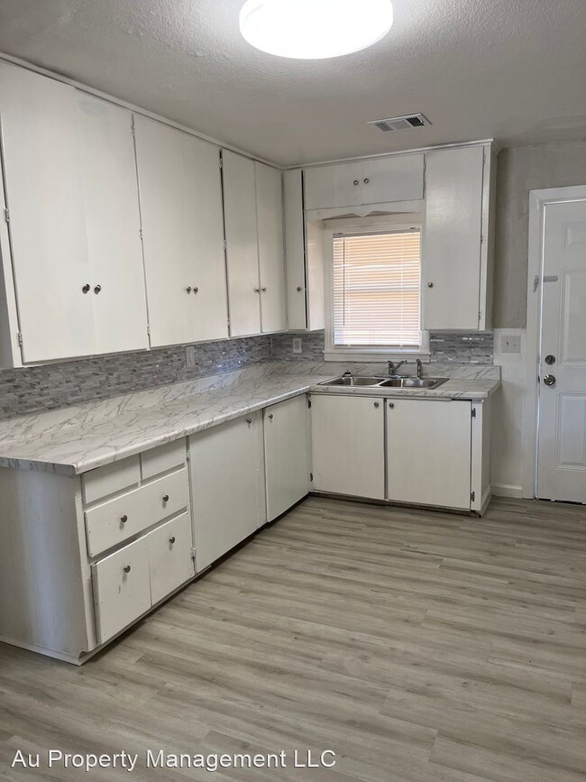 Building Photo - 3 br, 1 bath House - 3401 S VAN BUREN