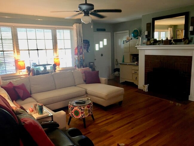 Photo - 410 Pineneedle Rd House