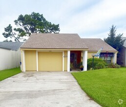 Building Photo - 2458 Lorraine Ct S