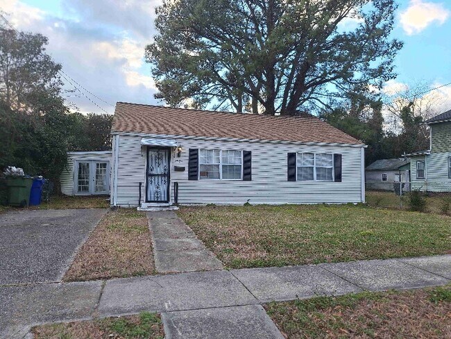 Building Photo - 2531 Vincent Ave
