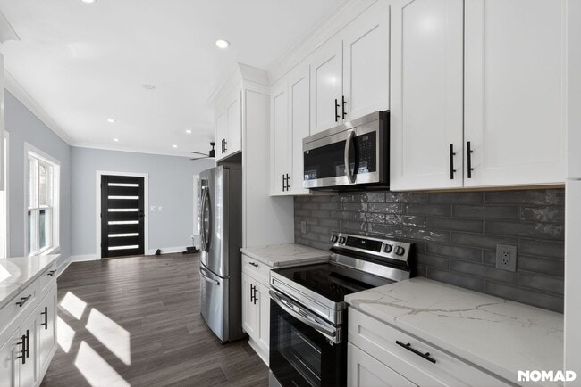 Building Photo - 935 Pelham St NW