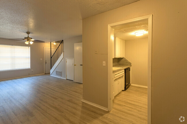 1HAB, 1.5BA - 900 ft² - Williamsburg Apartments