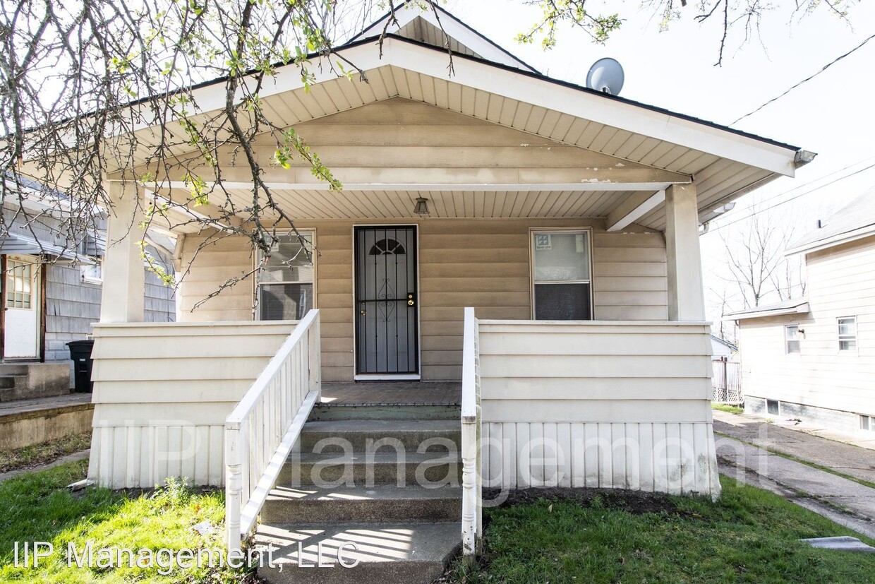 Foto principal - 3 br, 1 bath House - 942 Harrison Avenue